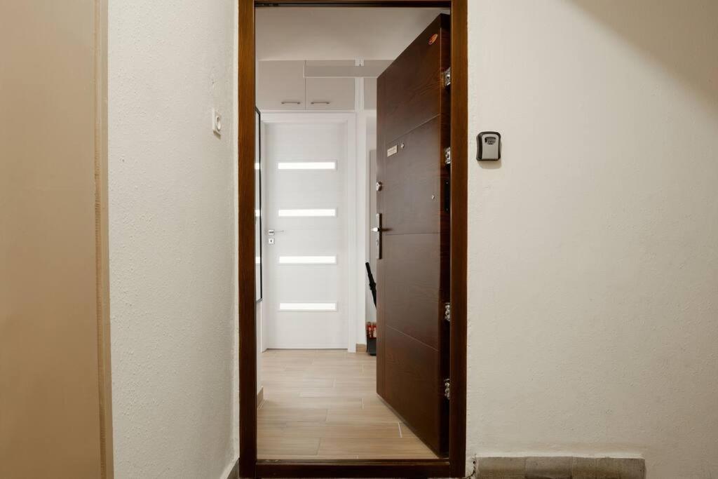 Petofi Family Apartman Debrecen Eksteriør bilde